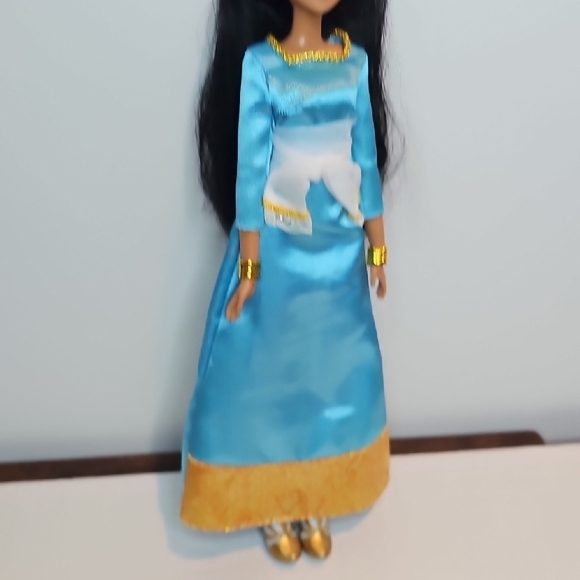 Disney Princess Doll in Blue and Gold Attire - Picture 5 of 6